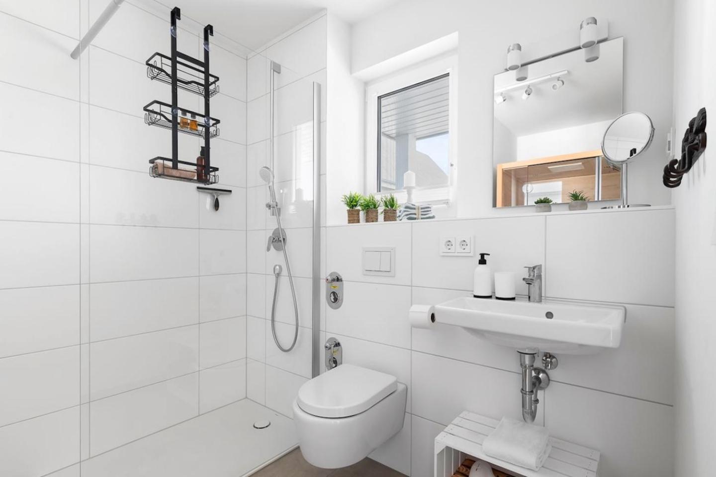 Apartment Maltes-ostseekoje Parken Frei Vorm Haus, 300m Zum Strand,infrarotsauna,magenta Tv Mit Netflix ,amazon Prime Und Rtl Plus, Kaminofen Im Wohnzimmer, Fahrradschuppen